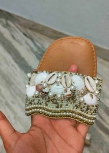 Shell sandal
