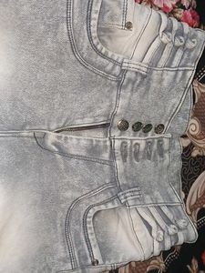 Stylish Light Wash Jeans