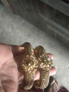 Gold-toned Bangle Set