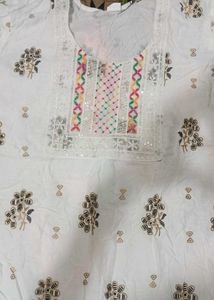 A Kurti For Festive Look To Shine In Pujas