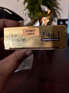 Blue Heaven 2-in-1 Compact Powder