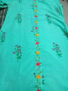 Floral Print Kurti Pajama And Chunni