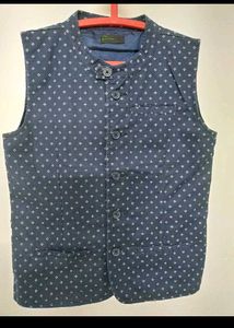 U.C.Benetton Boys Vest Coat Size 8-10yrs