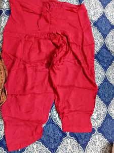 Elegant Floral Embroidered Kurta