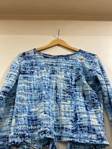 Blue Topic With Tieup Style In The Back