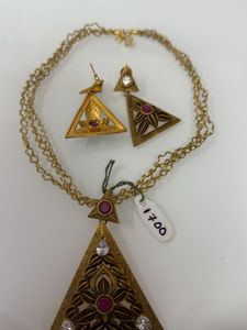 Vintage Gold Tone Necklace &amp; Earring Set