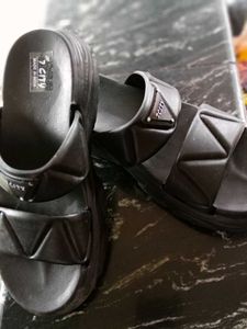 🎉🖤Black Flipflops......