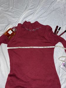 Turtle Neck Fitted Top Maroon