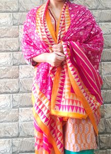 Pretty Pink Dupatta With Foil Print