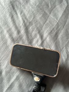 YUNGTFNG Selfie Stick but the remote doesnt work