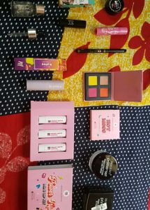 MAKE-UP COMBO