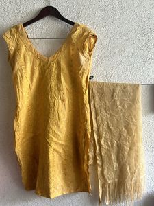 3 Kurti Set- KurtDupatta And Salwaar Good Conditio