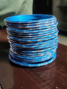 23 Metal Bangles With Golden Finish