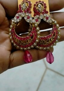 Beautiful earrings 💖 Magenta colour