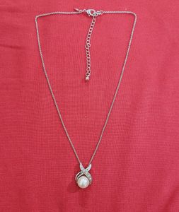 Pearl Pendant With Chain