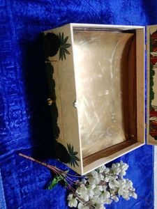 Golden JewelleryBox