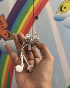 White Apple Earphones