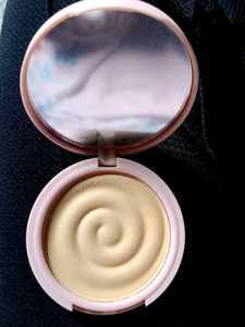 Myglamm K Play Menon Highlighter