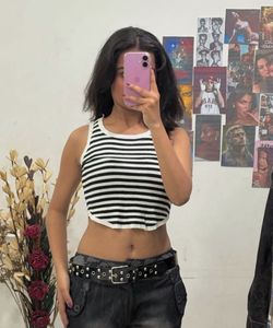 Black And White Crop Top Very Trendy