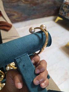 Synthetic 4Pearl Gold Polish Bracelet