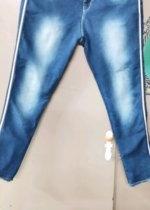 Women&#39;s Regular Fit Blue Jeans