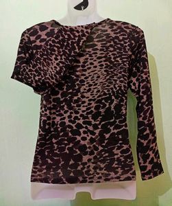 LEOPARD PRINTED FULL SLEEVE TOP
