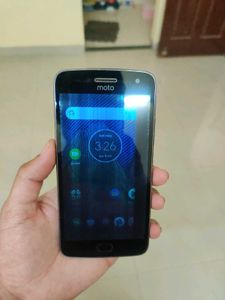 Moto G5 Plus 3/32 (With Bad SCREEN)