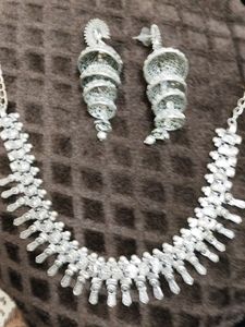 Metal Necklace With Earrings