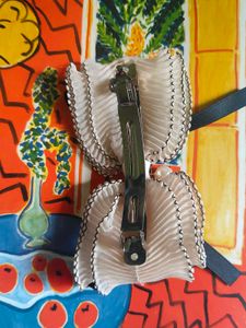 Coquette Hair Clip With Pearl Detail