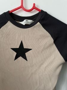 Star Graphic Long Sleeve Top