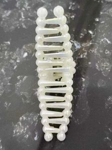 Pearl Claw Hair Clip