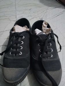 Black school shoes for girls and boys size 5