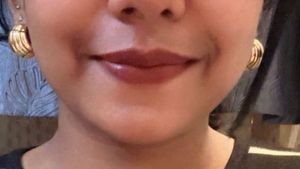 golden earring (item 9)