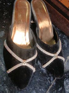 Black Juti Style Heels