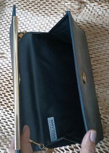 Myglamm Sling Bag