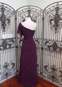 Elegant One-Shoulder Gown