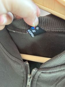 Cropped  Sweater ⬜️🩶🩶