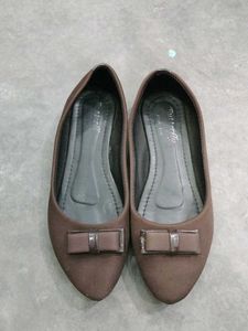 Brown Bow Flats