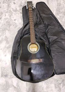 Acoustic guitar With Autotuner And Strings