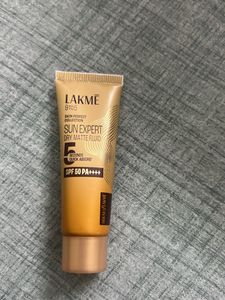 Derma &amp; Lakme Moisturizers Duo