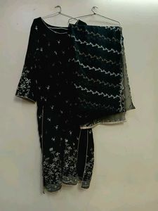 Pakistani Suit ( Kurti + Duppatta )