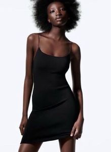 zara fitted dress in black ☻