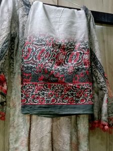 Floral Pakistani Kurta With Duppata