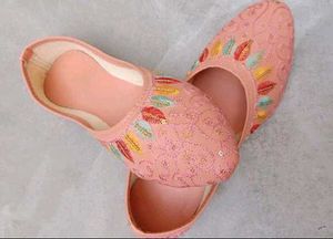 Offer 3 combo Embroidered Women&#39;s Juttis