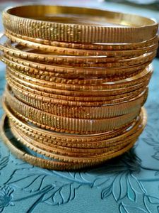 Metal Bangle Set (Golden)
