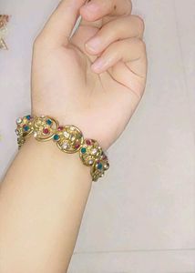 7 Combo Vintage Gold Tone Bracelet With Hair Acce