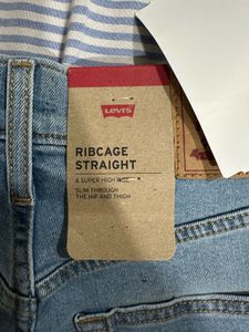 Unused Levi&#39;s Jeans With Tag