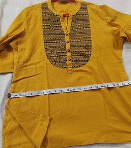 Mustard XL Tunic With Elbow Sleeves