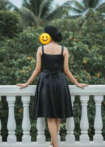 Elegant Black Dress