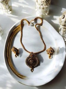 Combo (7) Golden Jewellery Sets